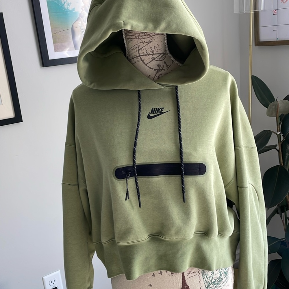 Cropped Nike sweat shirt